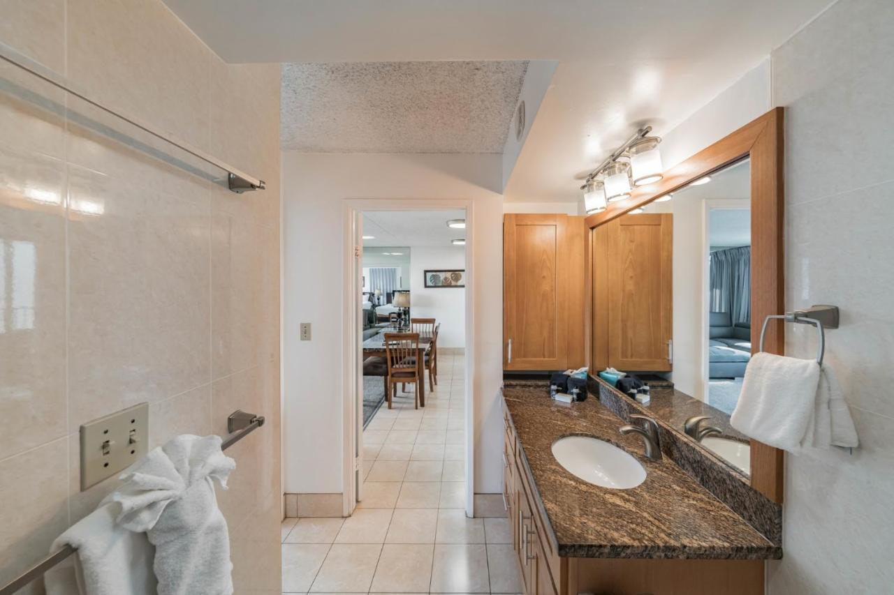 Apartment Waikiki Banyan - Views Of Diamond Head & Nearby Beaches! *