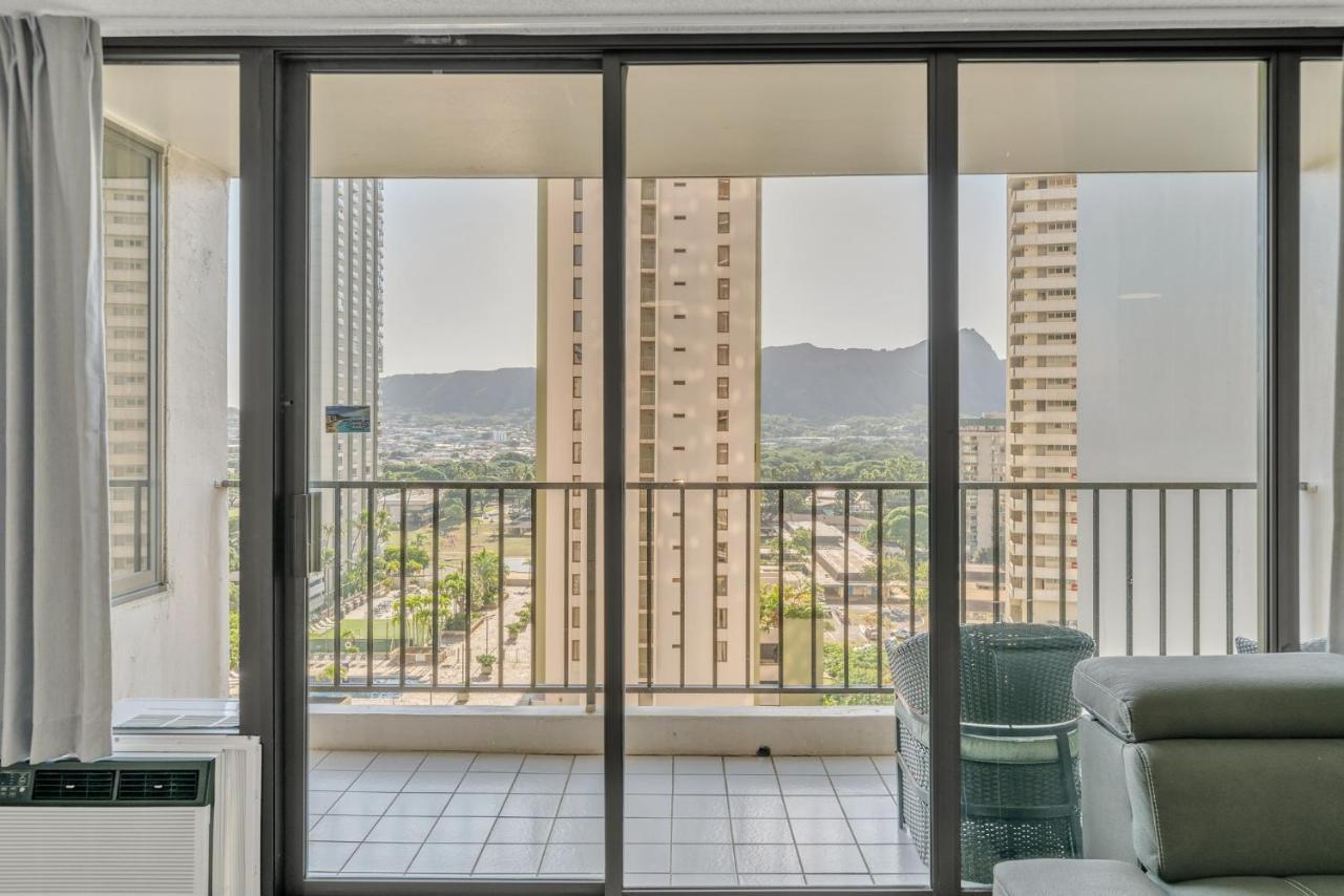 Waikiki Banyan - Views Of Diamond Head & Nearby Beaches! Apartment