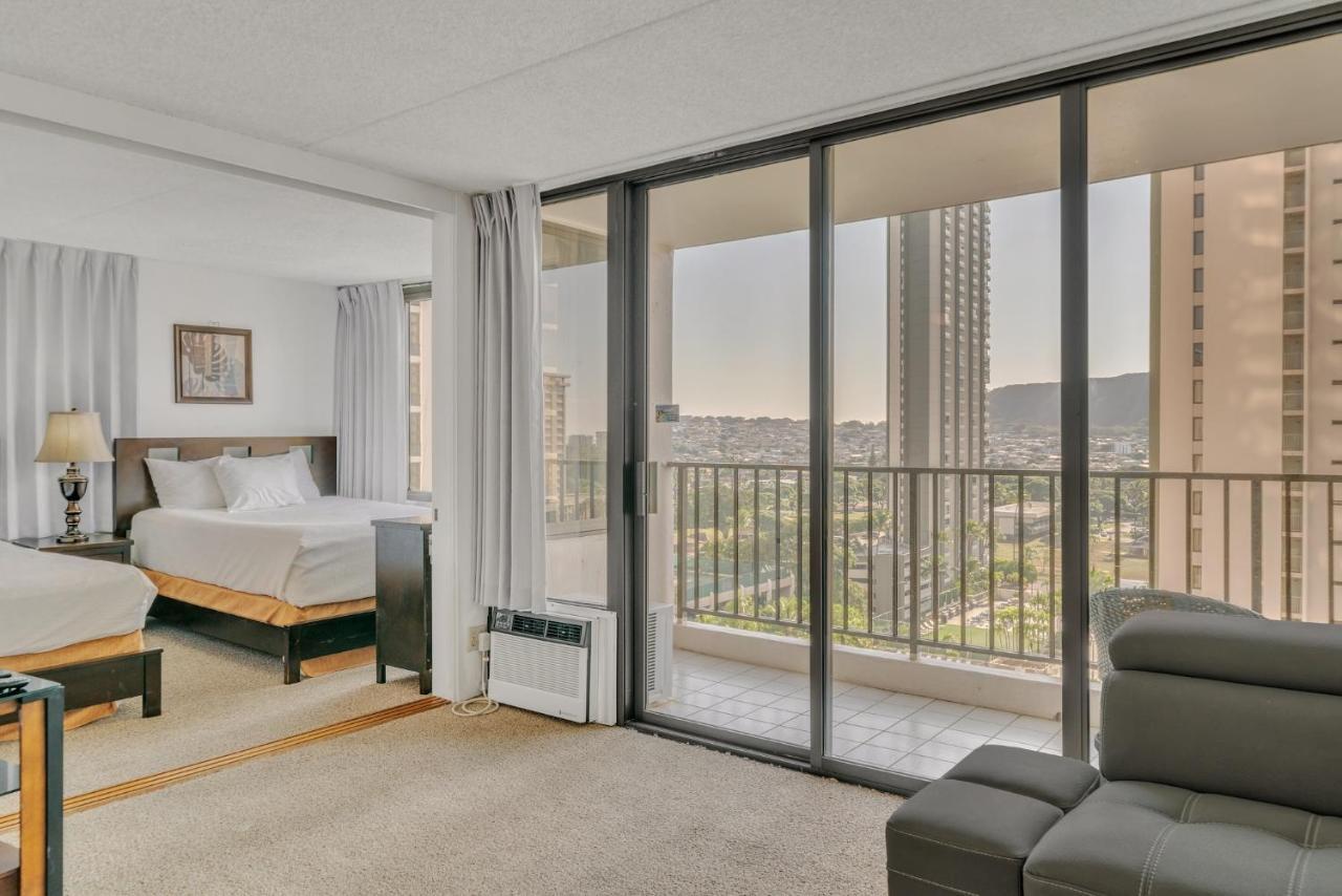 Waikiki Banyan - Views Of Diamond Head & Nearby Beaches! *