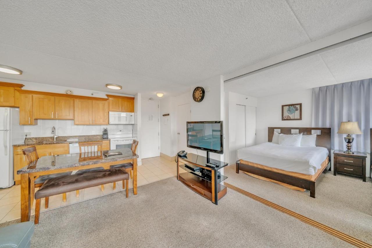 Apartment Waikiki Banyan - Views Of Diamond Head & Nearby Beaches! Honolulu