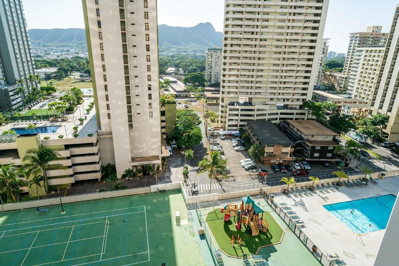 Waikiki Banyan - Views Of Diamond Head & Nearby Beaches! Apartment