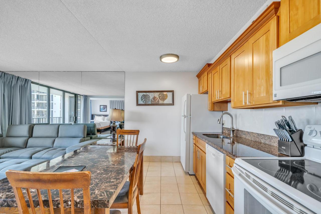 Waikiki Banyan - Views Of Diamond Head & Nearby Beaches! Apartment